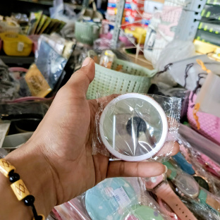Y973 Kaca Mini Travel Size Cermin Bulat Karakter Kaca Cermin Make Up Mini Kaca Travelling