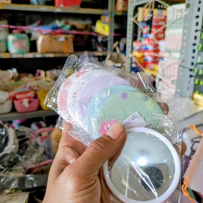 Y973 Kaca Mini Travel Size Cermin Bulat Karakter Kaca Cermin Make Up Mini Kaca Travelling