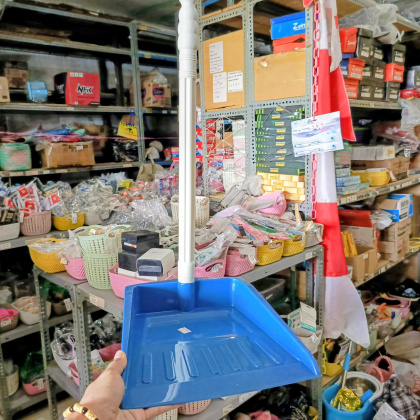 Y946 Serokan sampah besar