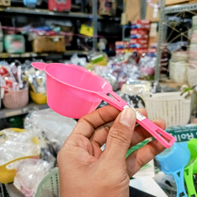 Y951 SARINGAN TEH KECIL 8CM BAHAN PLASTIK WARNA RANDOM