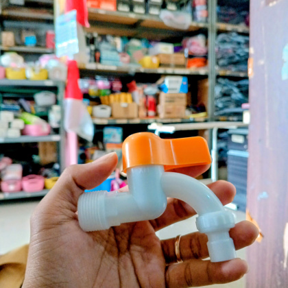 Y960 KRAN TAMAN PLASTik 3/4 inch orange / kran tembok pvc topi 3/4in