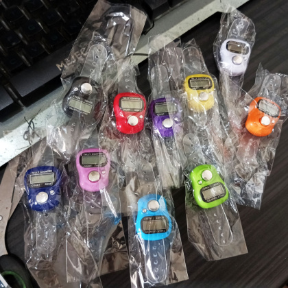 Z078 HITAM Tasbih digital mini layar tangan jari tombol counter resetter
