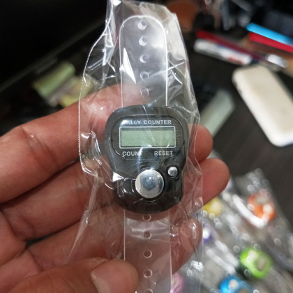 Z078 HITAM Tasbih digital mini layar tangan jari tombol counter resetter