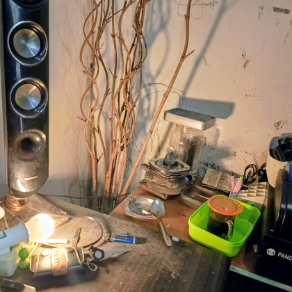 Y992 LAMPU LED 5 WATT AVERA WARNA KUNING ( WARM WHITE )