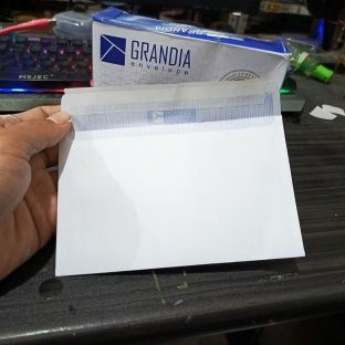 Z833 PERBIJI AMPLOP + PEREKAT GRANDIA UKURAN M 95X152 mm booklet