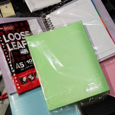 Z113 A5 BUKU BINDER JOYKO cover frame mika tebal WARNA Pastel polos doff kait ring besi + sekat label