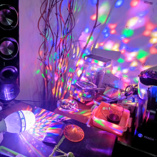 Y993 LAMPU DISCO 5W RGB LAMPU PUTAR WARNA WARNI LAMPU AGUSTUSAN