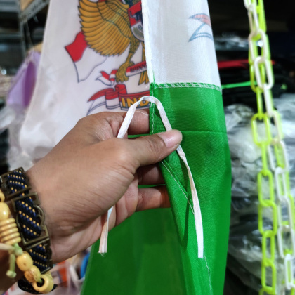 Z039 2.7M 8SAP HIJAU BENDERA UMBUL UMBUL MERAH PUTIH KUNING HIJAU GARUDA Bahan Polyster Satin Peles Kahatex Grade A Tebal