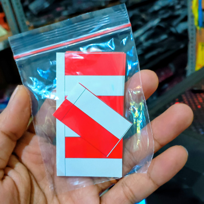 Y994 ISI 10 PCS 3.5X2.5 CM STIKER PIPI BENDERA MERAH PUTIH STIKER BAHAN CHROMO PIPI MOTOR BAJU