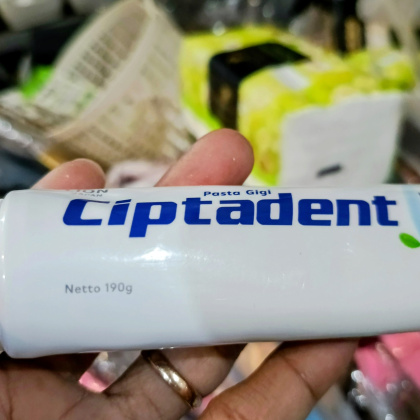 Y948 PASTA GIGI CIPTADENT 190G