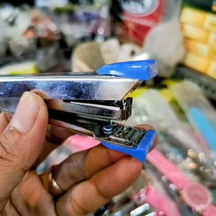 Y933 STAPLER DAVIS NO 10 DAVIS HD-10 ALAT STAPLESS METAL STAINLESS