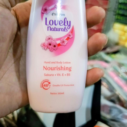 Y930 Body Lotion Emeron Lovely Natural Body Lotion 100ml Kecil