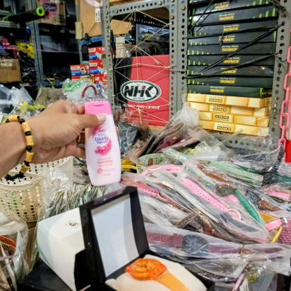 Y930 Body Lotion Emeron Lovely Natural Body Lotion 100ml Kecil