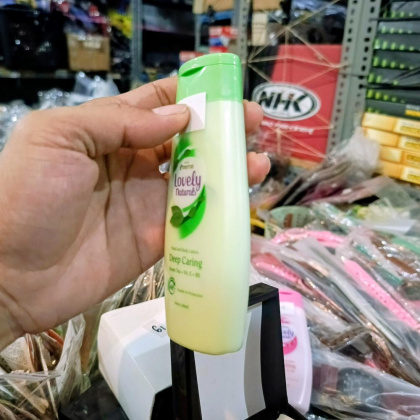 Y930 Body Lotion Emeron Lovely Natural Body Lotion 100ml Kecil