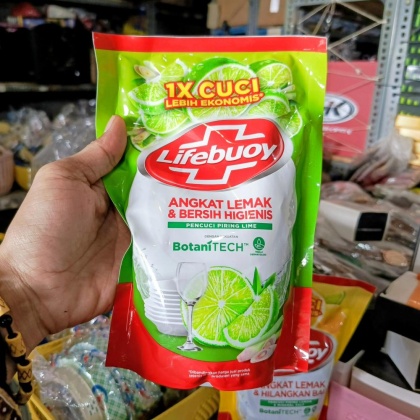 Y928 Sabun cuci piring Lifebuoy 660g Refill Botani Tech