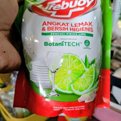 Y928 Sabun cuci piring Lifebuoy 660g Refill Botani Tech